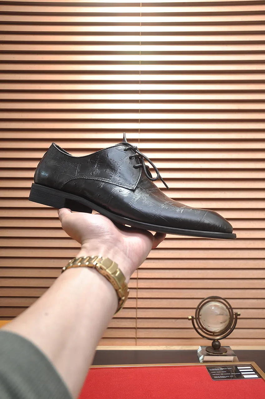 Men's men's shoes 💰540💶 [LV] (original single cowhide lining) 🍀LV's latest genuine leather business suit shoes are launched simultaneously on the official website. The first-layer cowhide imported from Italy is made of heavy gold, 💥official website 1:1 rubber outsole. Versatile to wear, high-end without losing class, and the color combination is extraordinary. This four-season style is alluring when worn on your feet, showing off your big-name flair. Standard code 38-45 (45 customized)